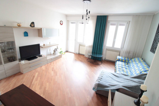 ( 2 Camere ) APPARTAMENTO in vendita a Cento