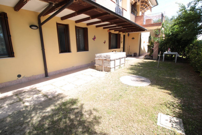 ( 2 Camere + Giardino ) APPARTAMENTO con GIARDINO in affitto a Terre del Reno