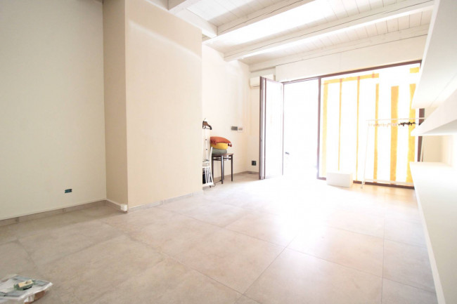 NEGOZIO con VETRINA in affitto a Cento