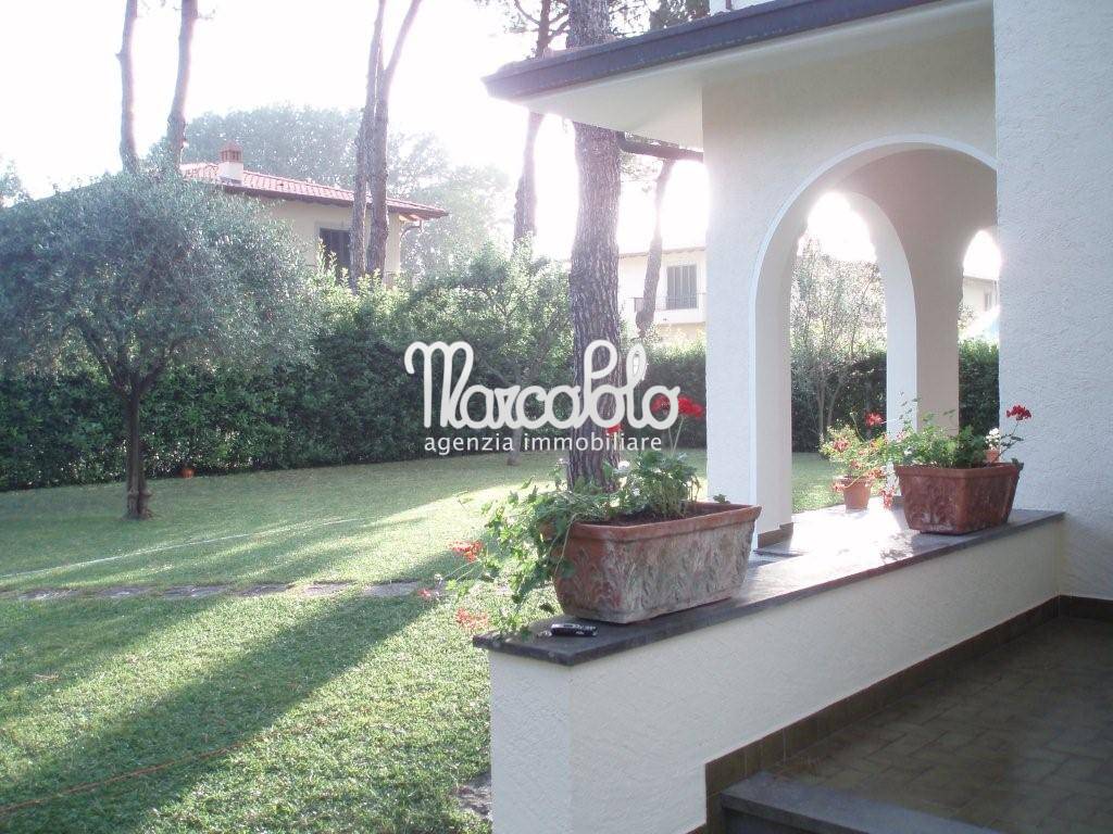 Villa FORTE DEI MARMI vendita  Vittoria Apuana  Agenzia Immobiliare Marco Polo