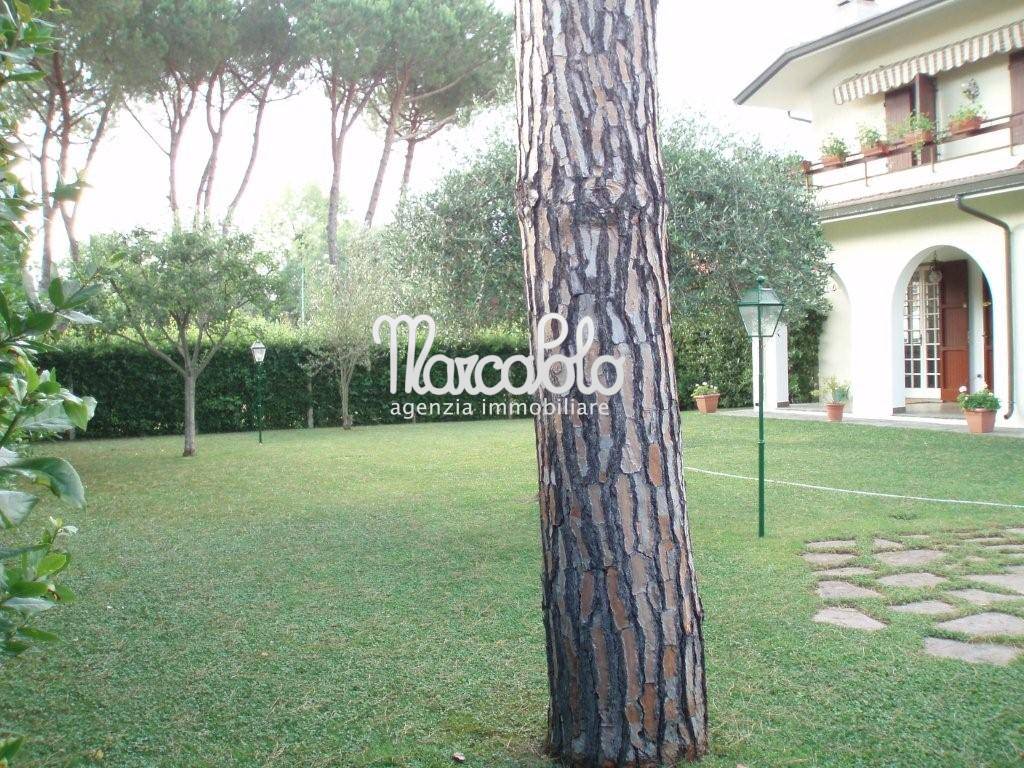 Villa FORTE DEI MARMI vendita  Vittoria Apuana  Agenzia Immobiliare Marco Polo