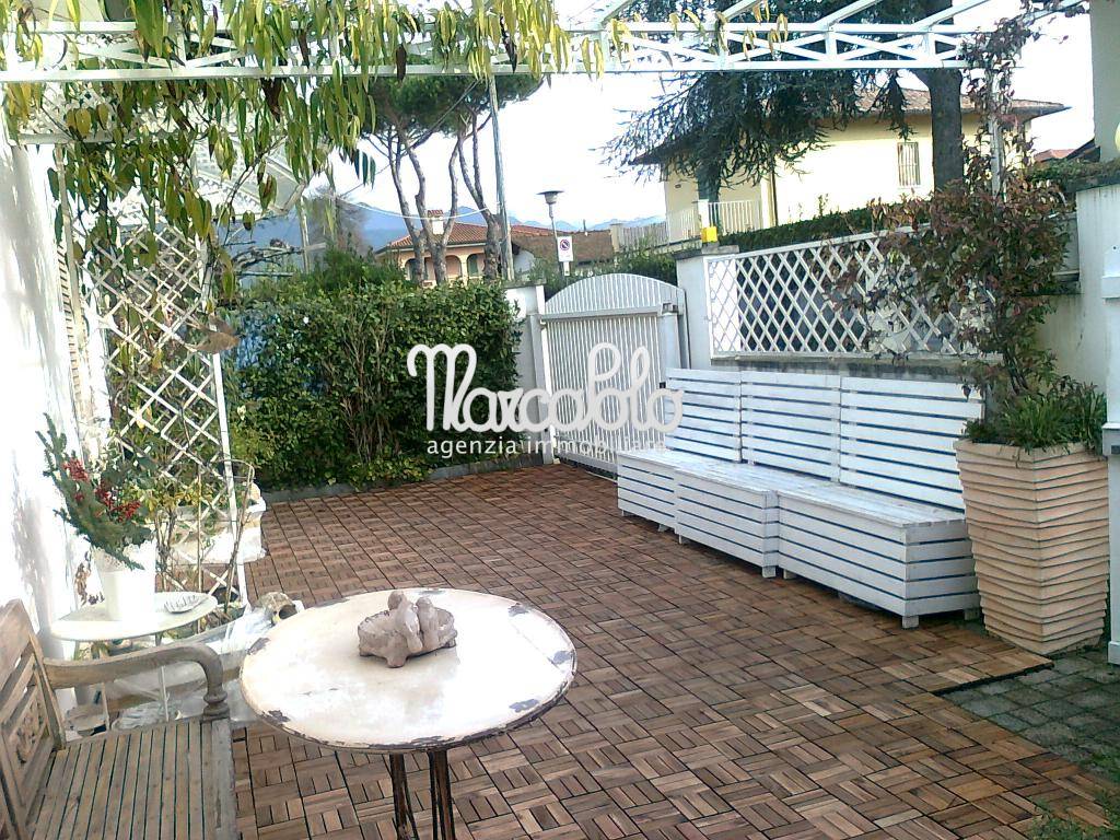 Villa FORTE DEI MARMI vendita  Vittoria Apuana  Agenzia Immobiliare Marco Polo