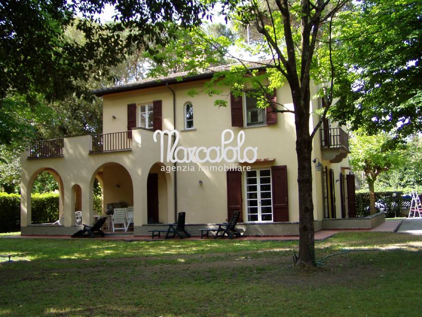 Villa FORTE DEI MARMI vendita  Roma Imperiale  Agenzia Immobiliare Marco Polo