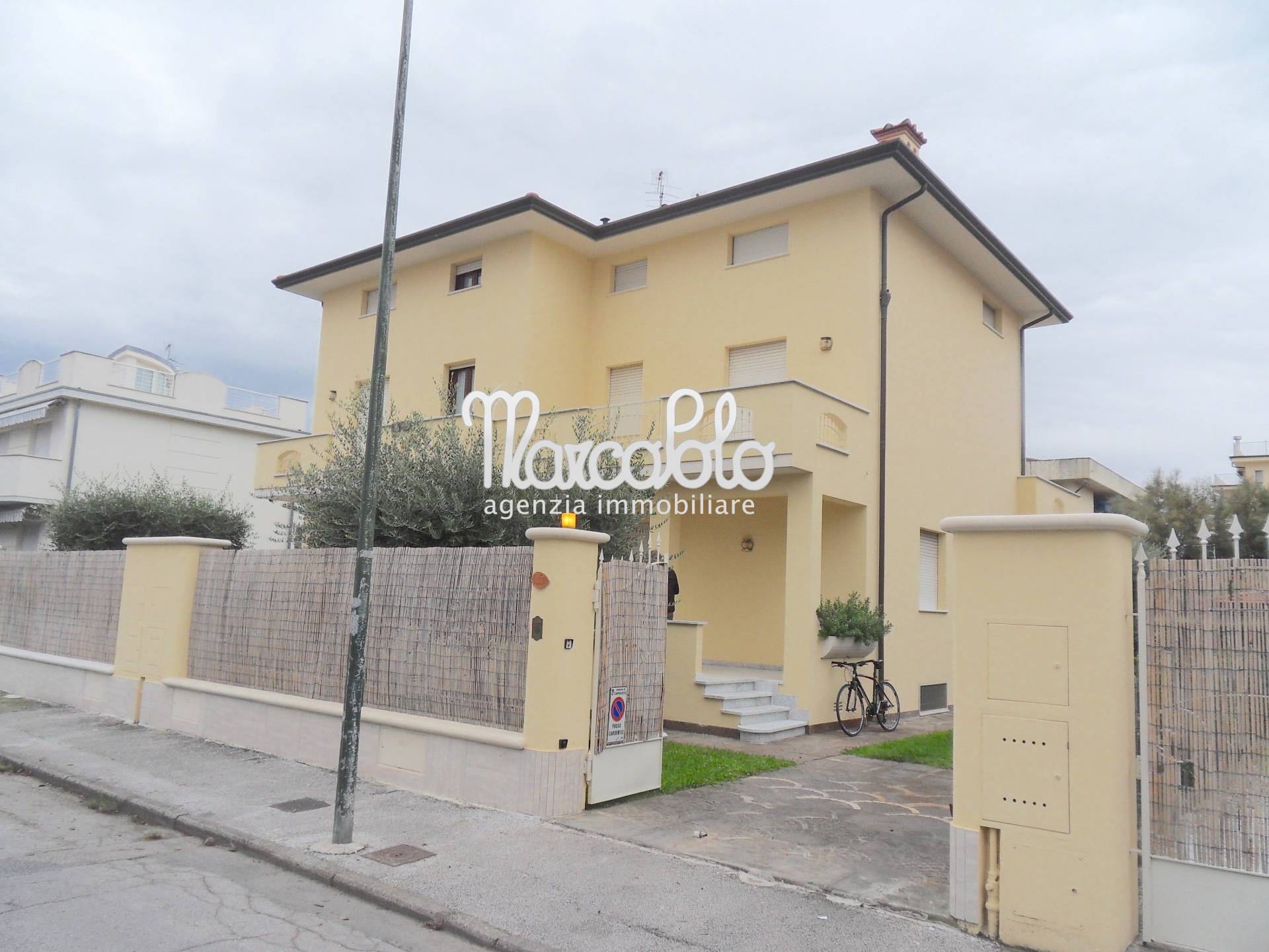  camaiore affitto quart: lido di camaiore agenzia-immobiliare-marco-polo