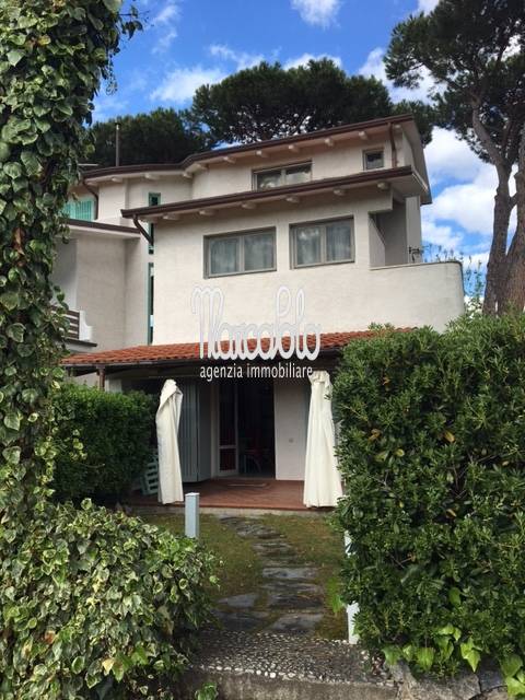 Appartamento FORTE DEI MARMI vendita  Vittoria Apuana  Agenzia Immobiliare Marco Polo