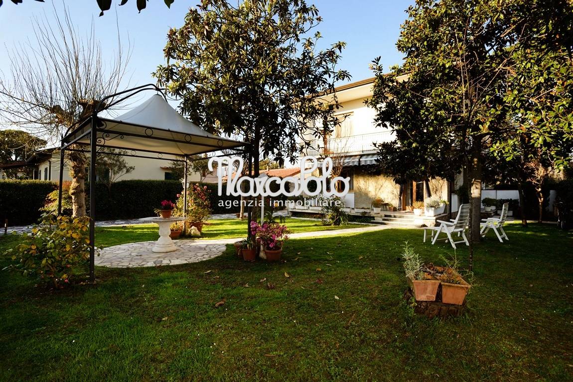 Villa FORTE DEI MARMI affitto  Vittoria Apuana  Agenzia Immobiliare Marco Polo