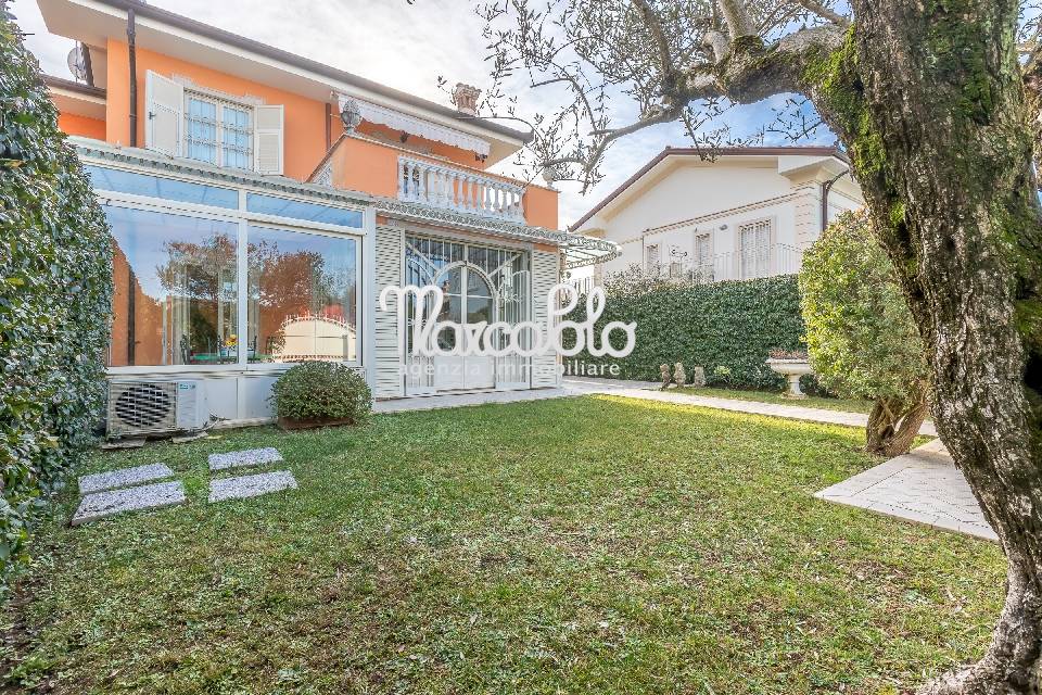 Villa FORTE DEI MARMI affitto  Centro  Agenzia Immobiliare Marco Polo