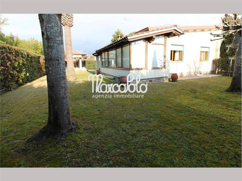 Villa FORTE DEI MARMI vendita  Centro  Agenzia Immobiliare Marco Polo