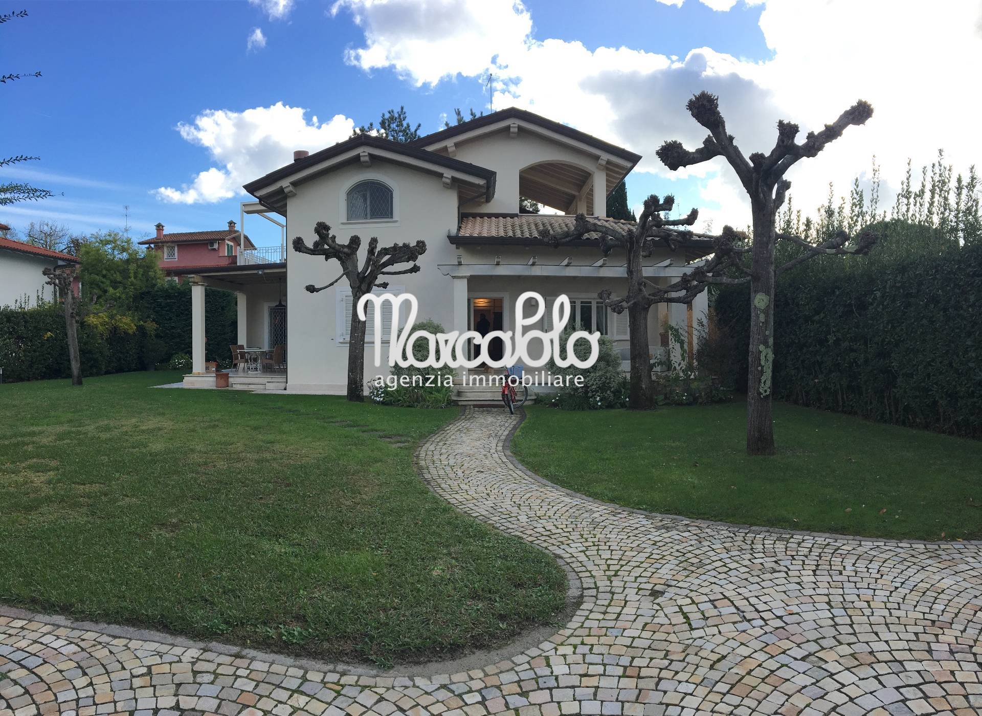  forte dei marmi vendita quart:  agenzia immobiliare marco polo