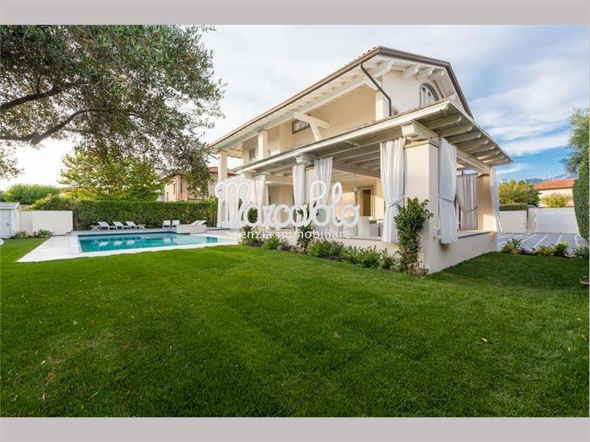 Villa FORTE DEI MARMI vendita  Centro  Agenzia Immobiliare Marco Polo