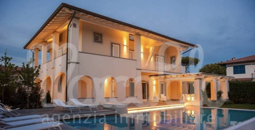 Villa FORTE DEI MARMI vendita  Centro  Agenzia Immobiliare Marco Polo