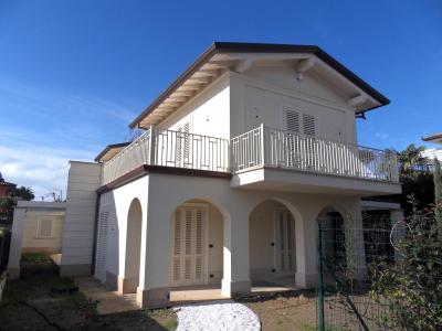 Detached House for Sale