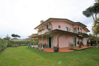 Villa in Vendita