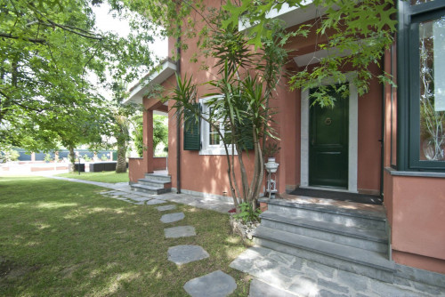 Villa in affitto a Vittoria Apuana, Forte Dei Marmi (LU)