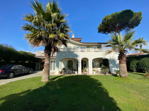 Luxurious Villas for Sale