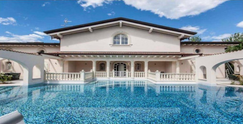 Luxurious Villas for Sale
