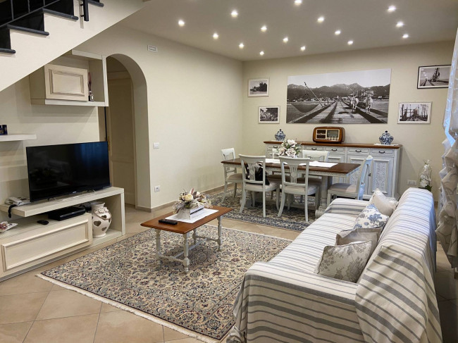 Villa Bifamiliare in Affitto stagionale
