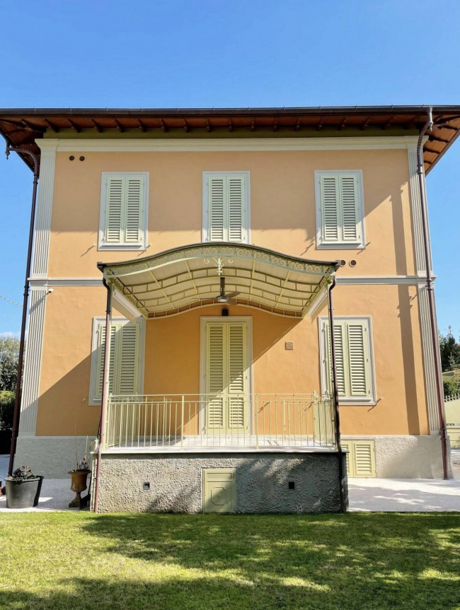 Villa in Vendita