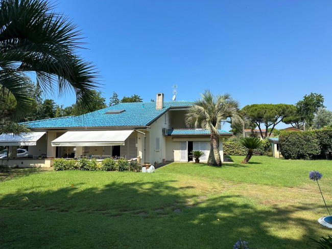 Villa di Prestigio in Vendita