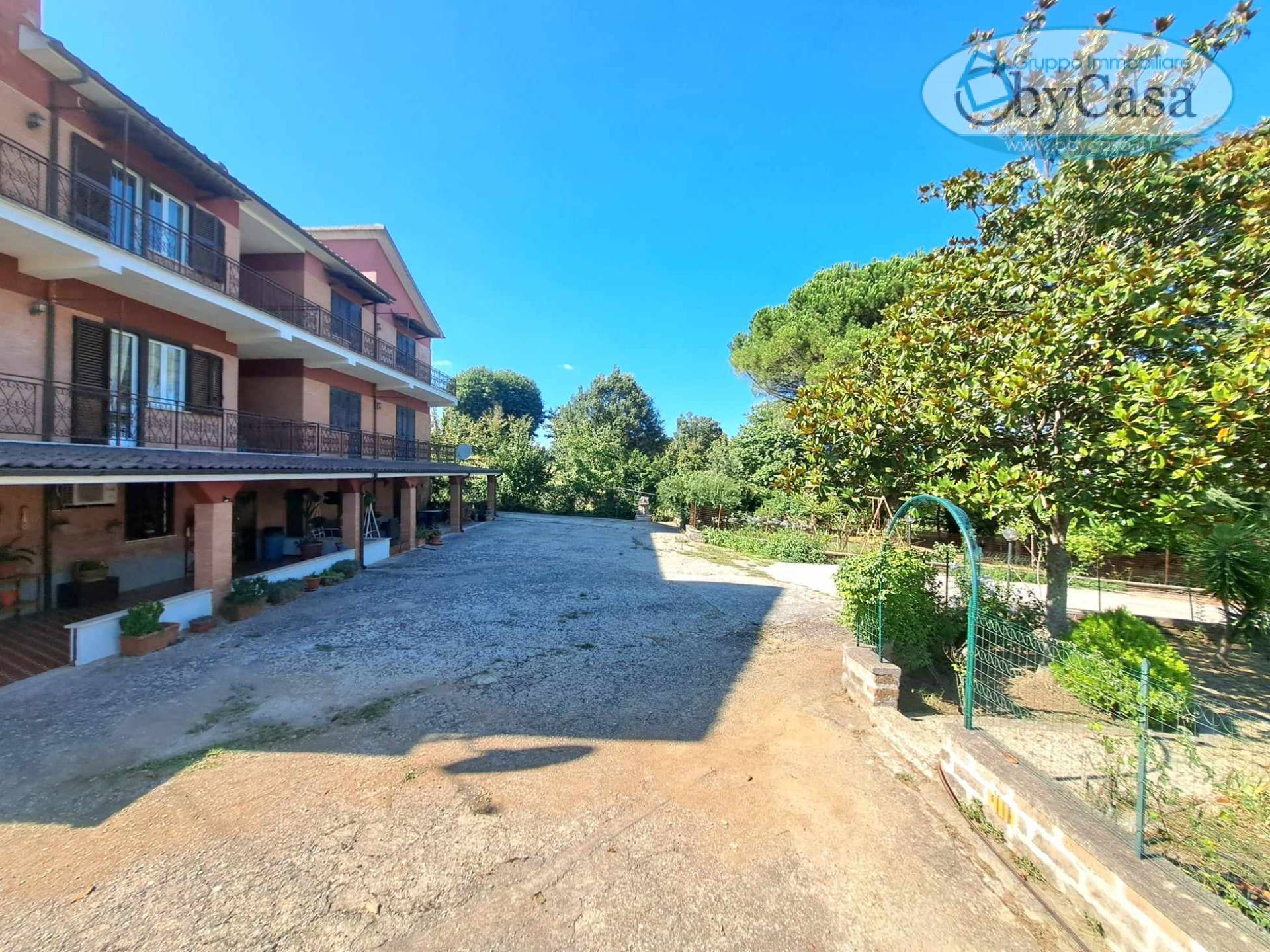 Casa semi-indipendente in vendita a Bassano Romano (VT)