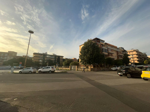 Locale commerciale in affitto