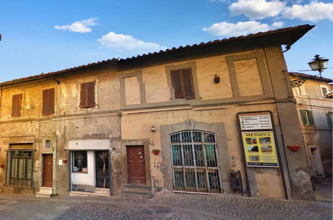 Locale commerciale in vendita