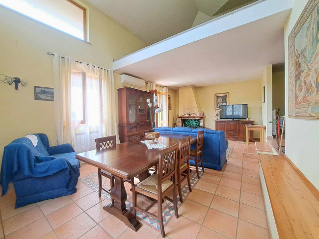 Villa in vendita a Oriolo Romano (VT)