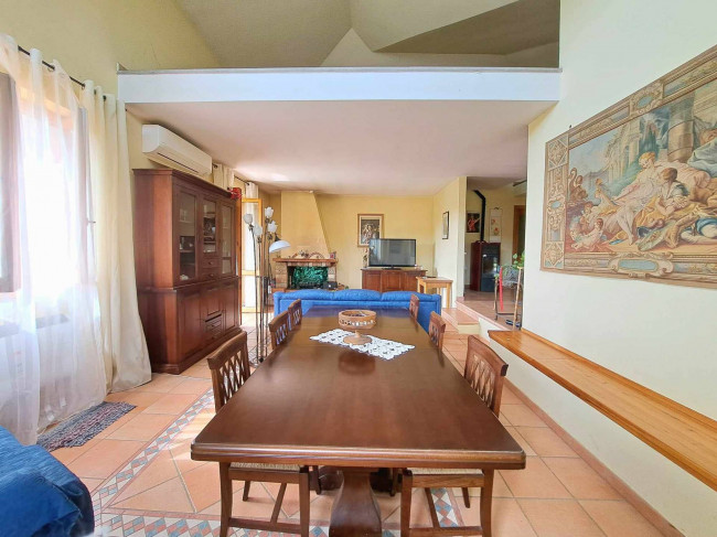 Villa in vendita a Oriolo Romano (VT)