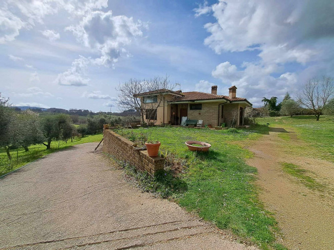 Villa in vendita a Oriolo Romano (VT)