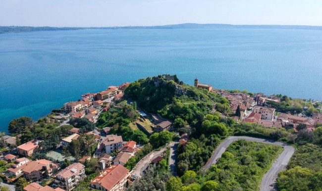 Casa indipendente in vendita a Trevignano Romano (RM)