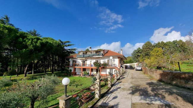 Casa indipendente in vendita a Trevignano Romano (RM)