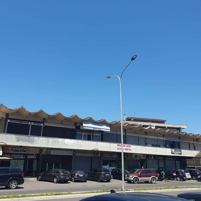 Attività commerciale in affitto