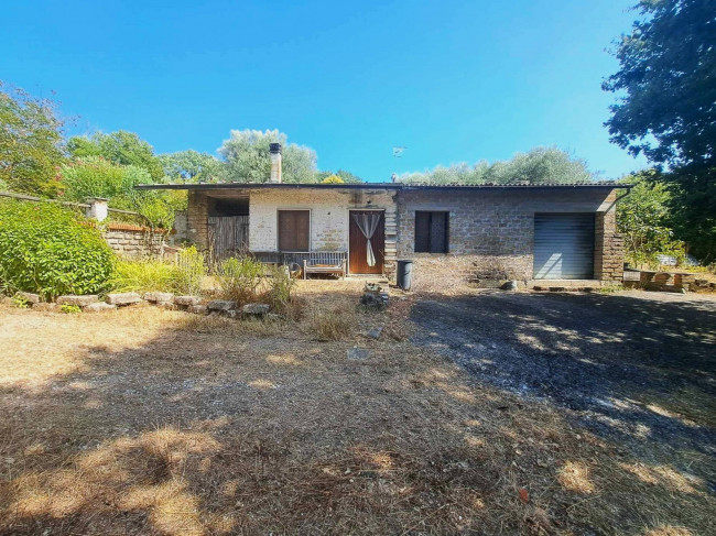 Casa indipendente in vendita a Barbarano Romano (VT)