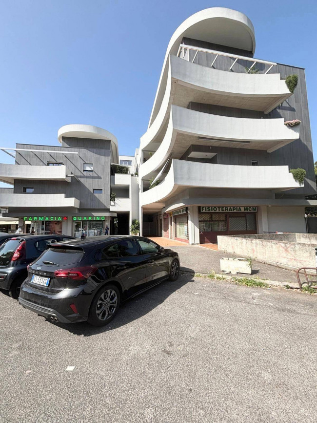 Locale commerciale in vendita