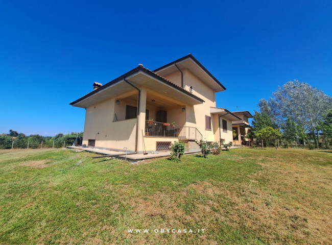 porzione di bifamiliare in vendita