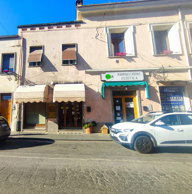 Locale commerciale in vendita