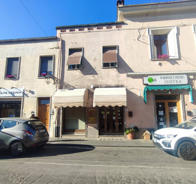 Locale commerciale in vendita