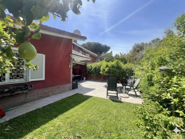 Villa Quadrifamiliare in vendita