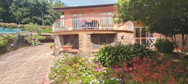 Villa Bifamiliare in vendita