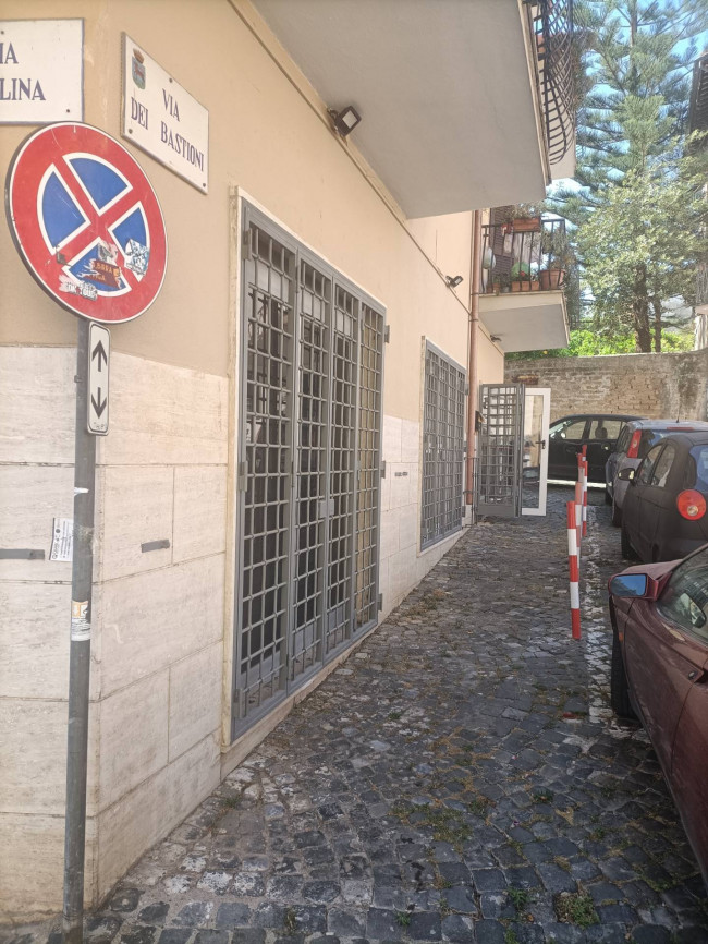 Locale commerciale in affitto