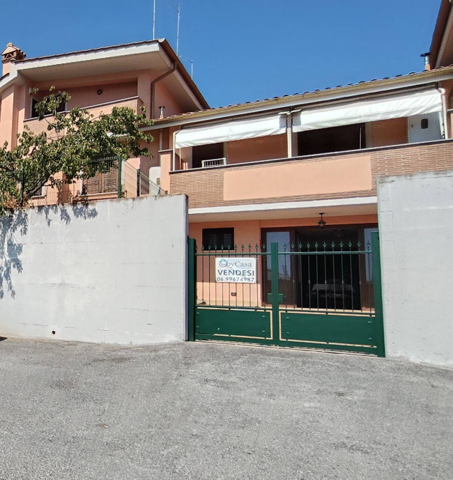 Villa Trifamiliare in vendita