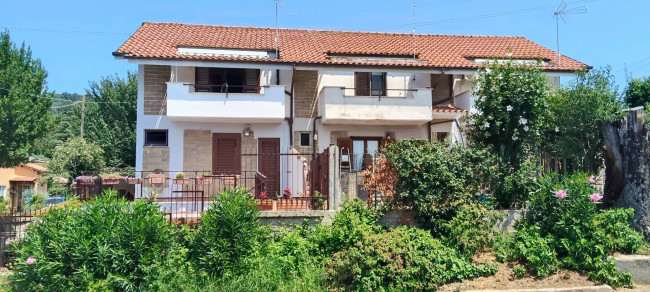 Villa Trifamiliare in vendita