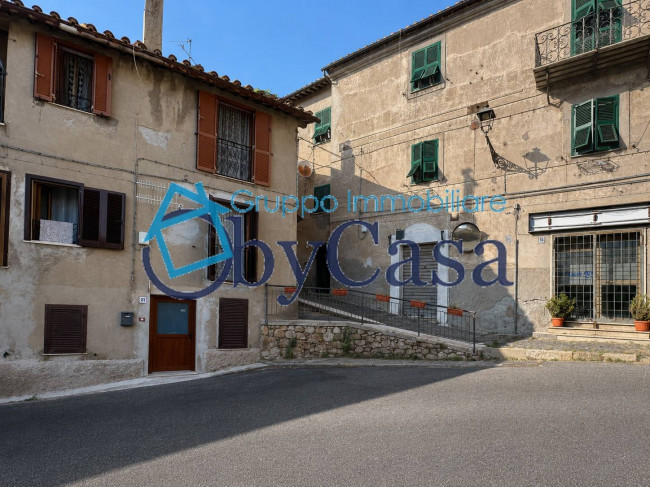 Appartamento 5 locali in vendita