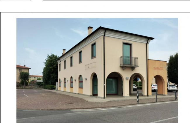Attività commerciale in vendita