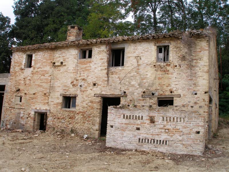 Rustico - Cascina PETRITOLI vendita    Casa Broker di Maravalle Nevio Luciano