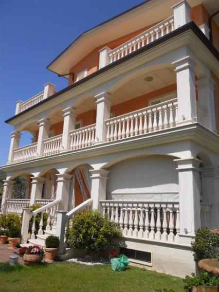  martinsicuro vendita quart: villa rosa casa broker di maravalle nevio luciano