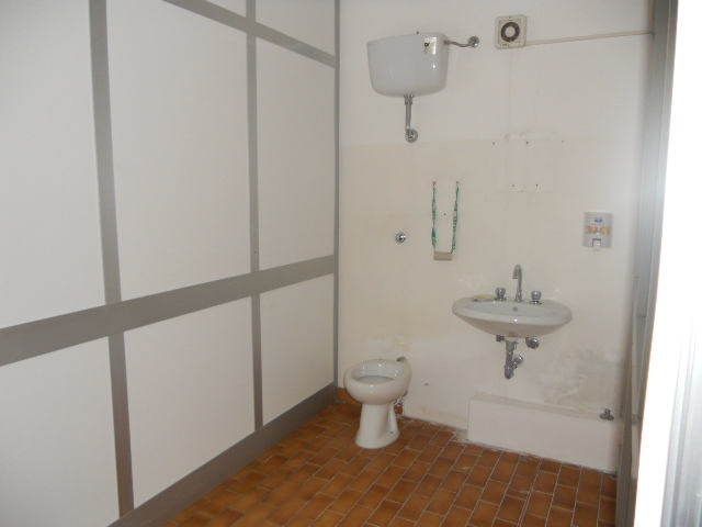 Capannone Commerciale ASCOLI PICENO vendita  Campolungo  Casa Broker di Maravalle Nevio Luciano