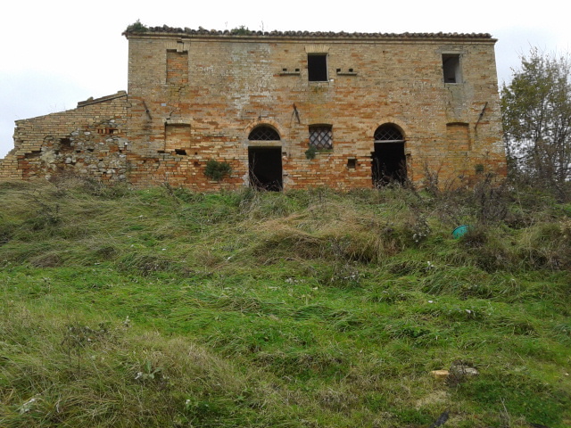 Rustico - Cascina ACQUAVIVA PICENA vendita    Casa Broker di Maravalle Nevio Luciano