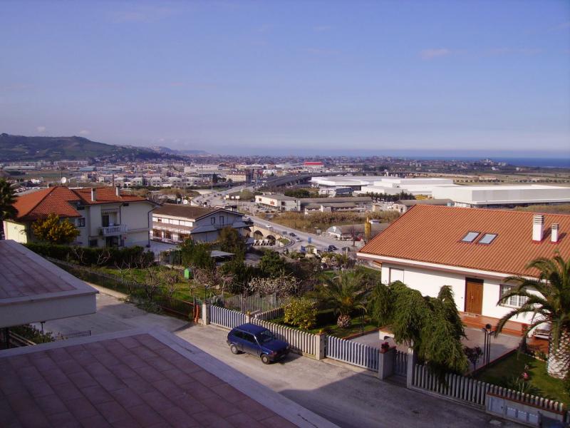 Villa MARTINSICURO vendita  Residenziale  Casa Broker di Maravalle Nevio Luciano