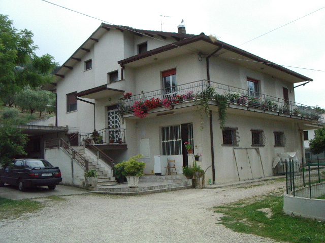  colonnella vendita quart:  casa broker di maravalle nevio luciano